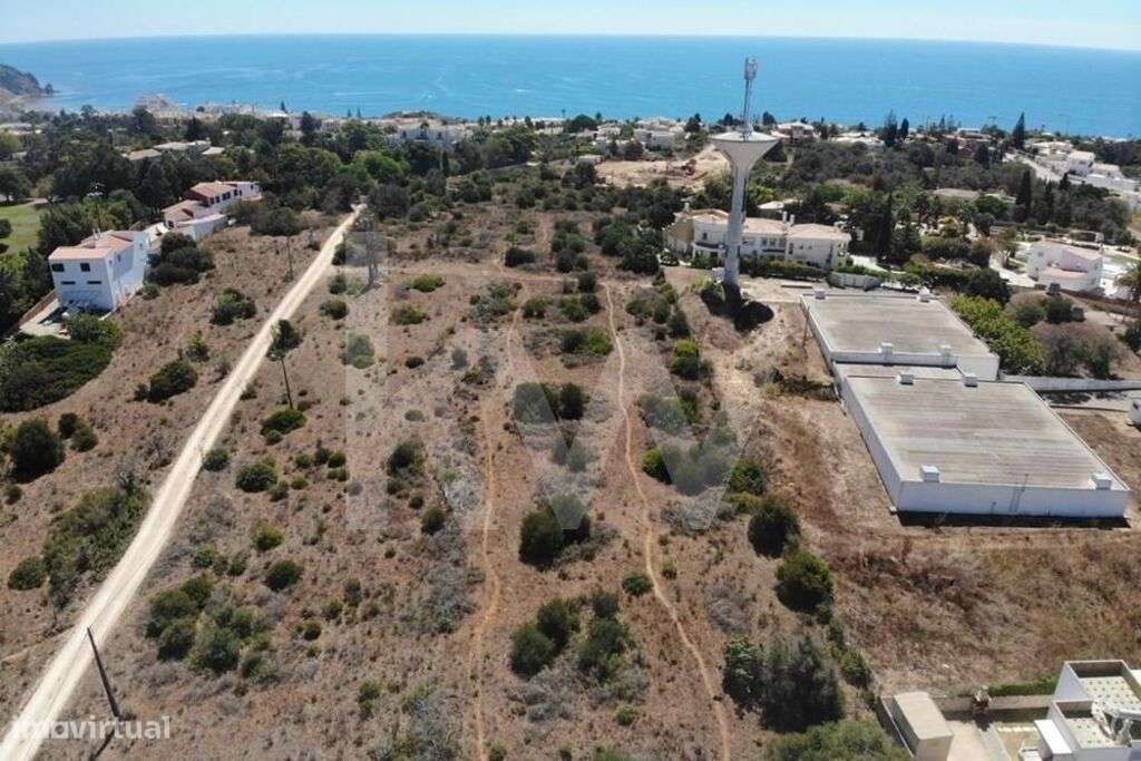 Terreno Urbanizável para construção de moradias ou para lotear. - Grande imagem: 1/8