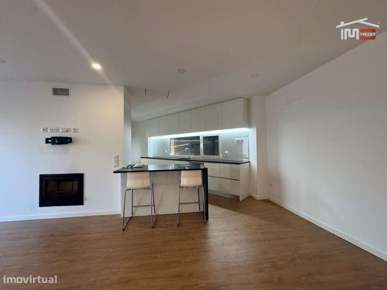 APARTAMENTO T3 NO PINHEIRO (OURÉM) - Grande imagem: 3/13