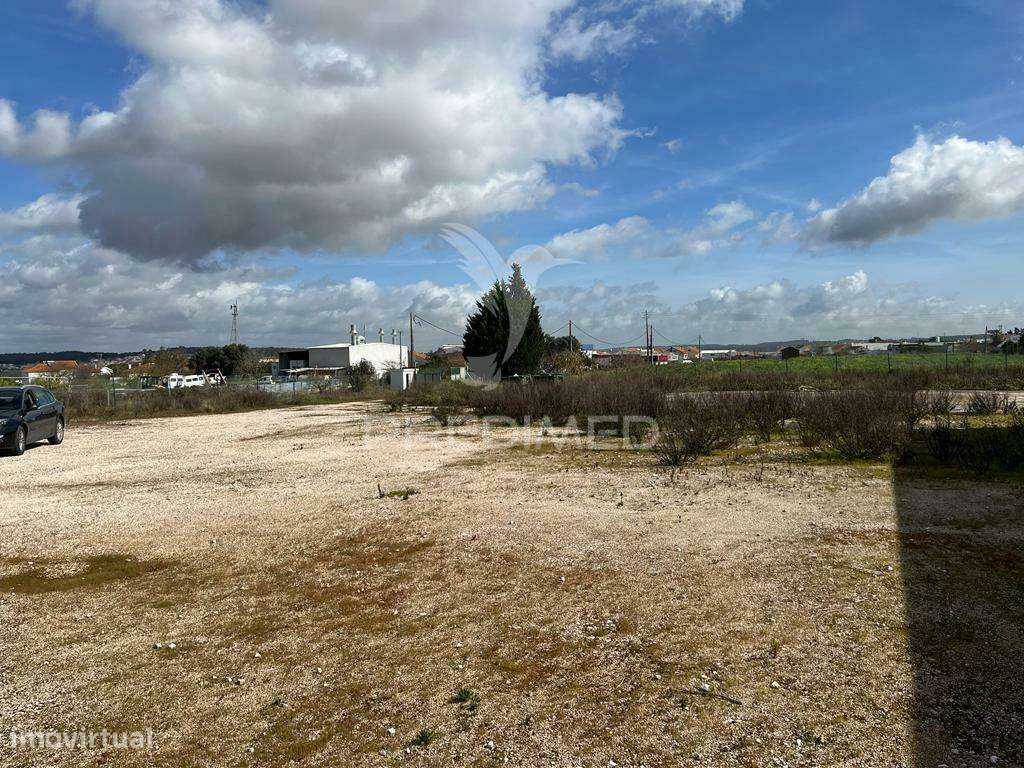 Armazém e terreno de 8.140 m² em Alenquer (Casais Novos) - Grande imagem: 3/13