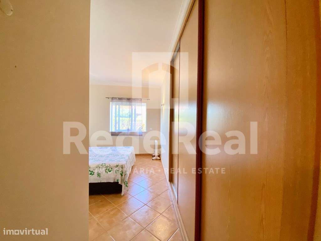 Moradia com Piscina perto da praia-8