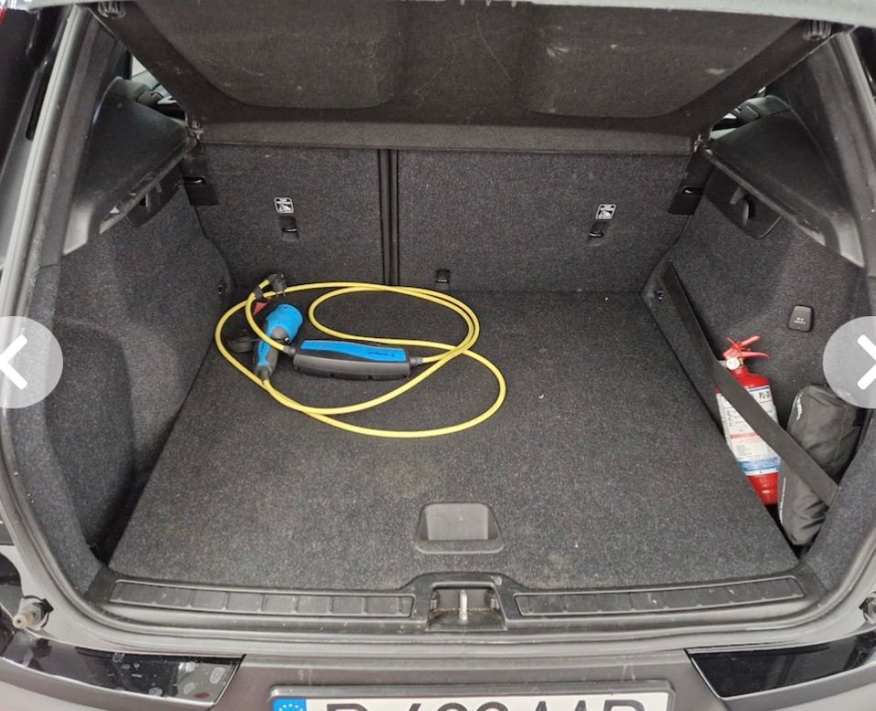 volvo xc-40   recharge t5 twin engine at7 inscription