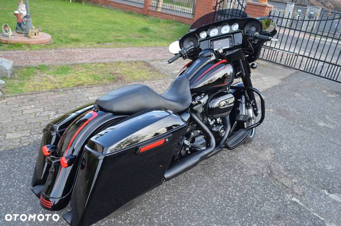 Harley-Davidson Touring Street Glide - 4