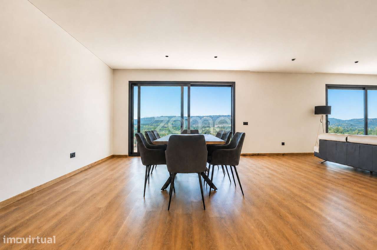 Moradia de luxo T5 Amares-9