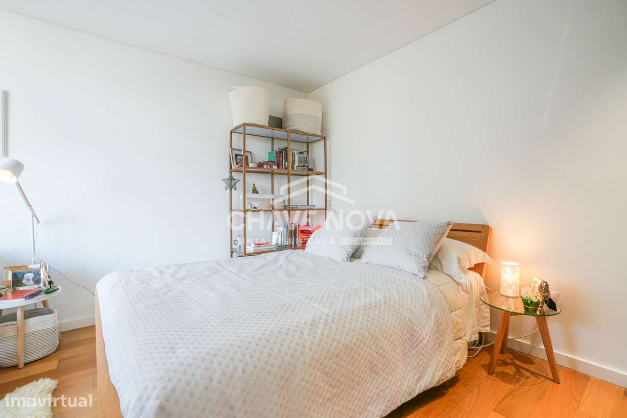 Apartamento T1 Como Novo c/ Lugar Garagem em Mafamude(El Corte Inglés)-13