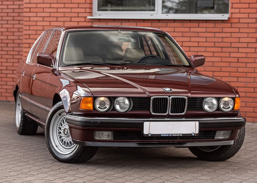 BMW 7 Series E32 1989