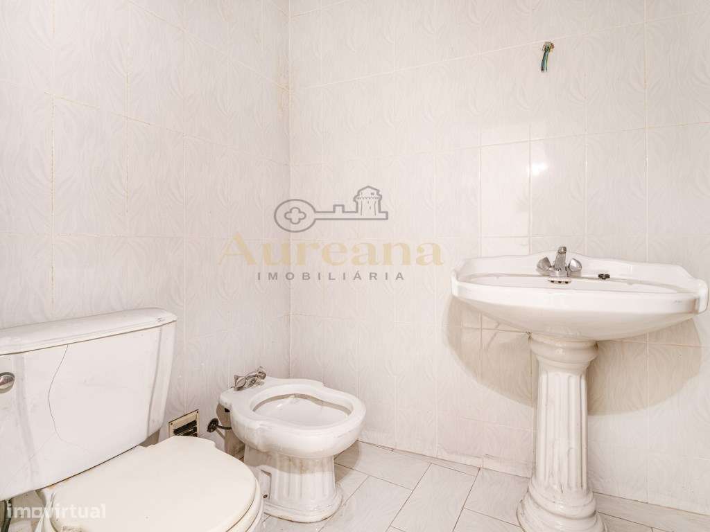 Oportunidade: T3 no Centro de Ourém em Prédio com Elevador-18