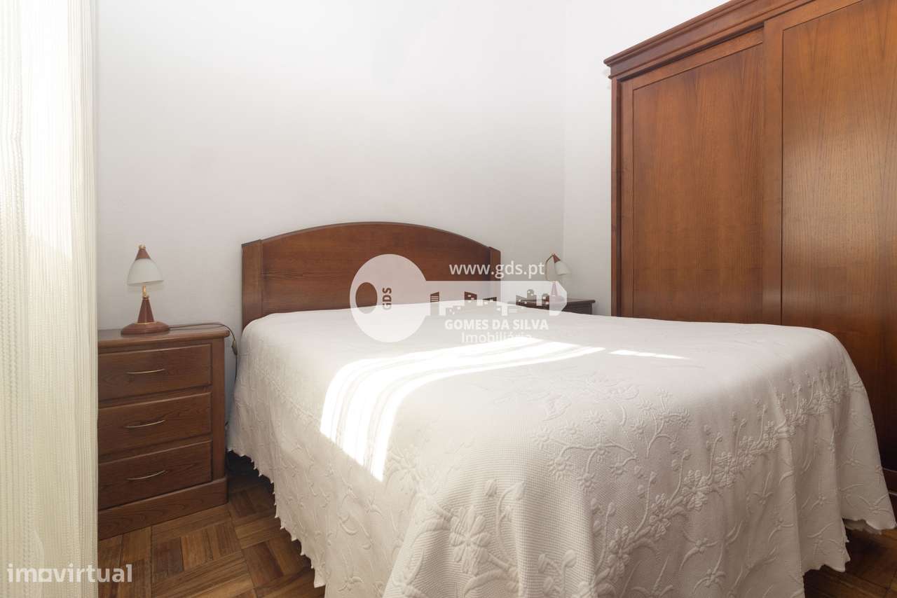 Moradia Bifamiliar com Potencial de Rentabilização – São Victor, Braga - Grande imagem: 5/34