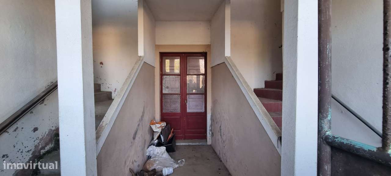 Casa / Moradia independente em Gulpilhares e Valadares-4