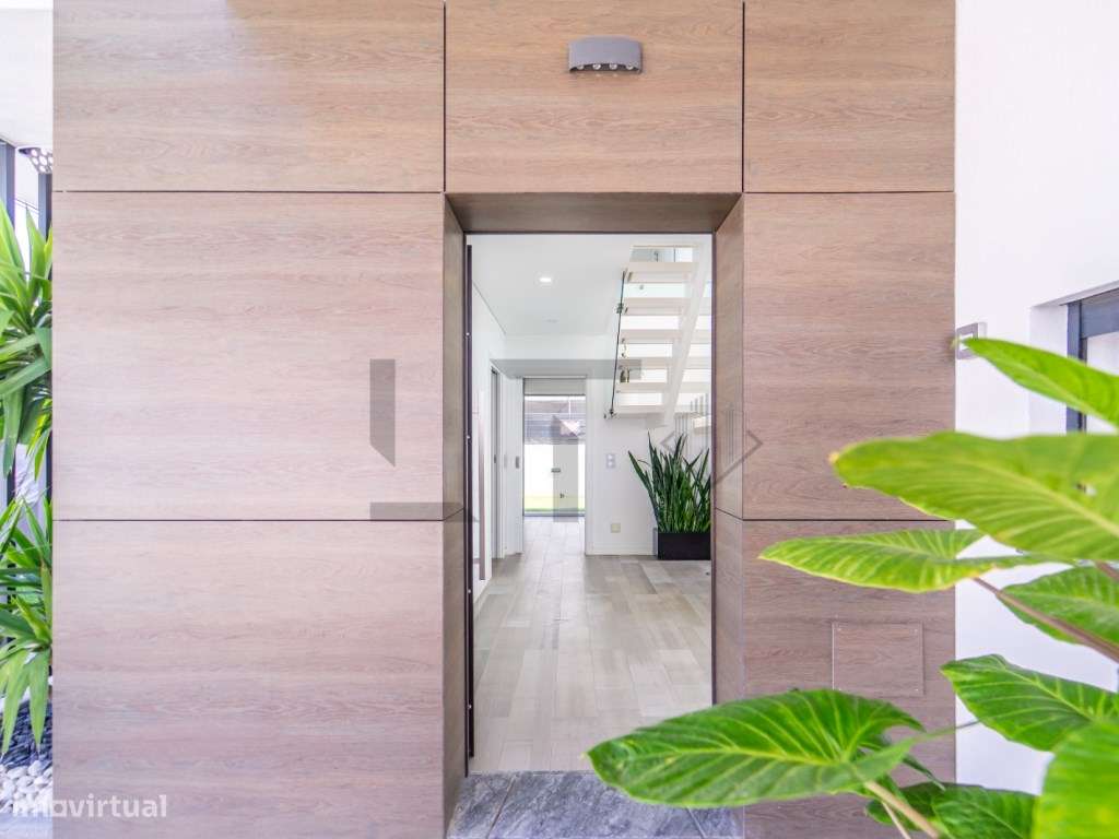 Moradia T4 Smart Home com Piscina, para Venda na Aroeira, Charneca ...-13