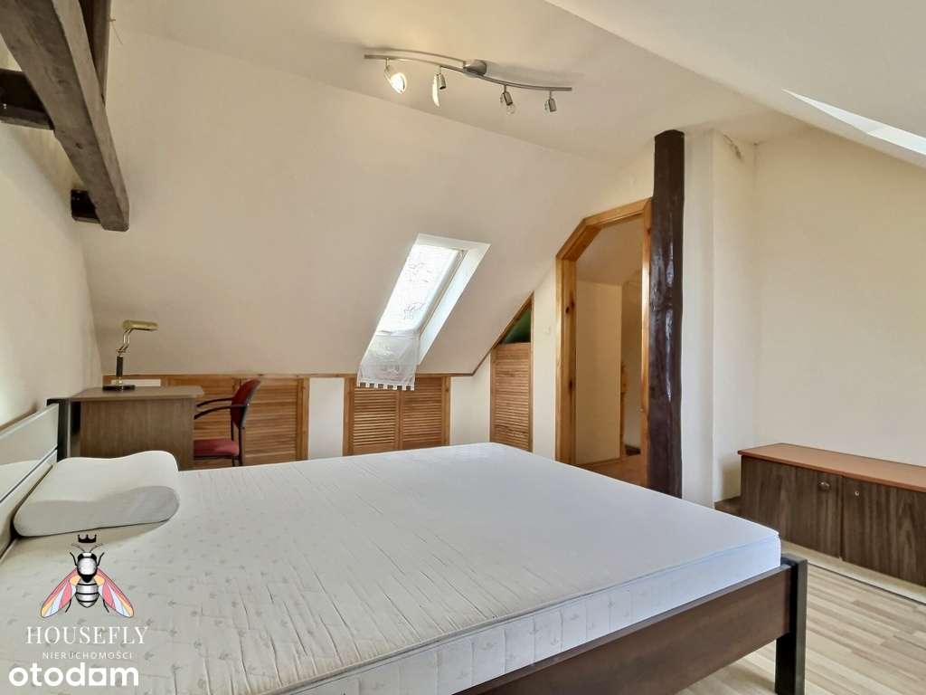 Niezależna część domu z garażem i własną działką-14