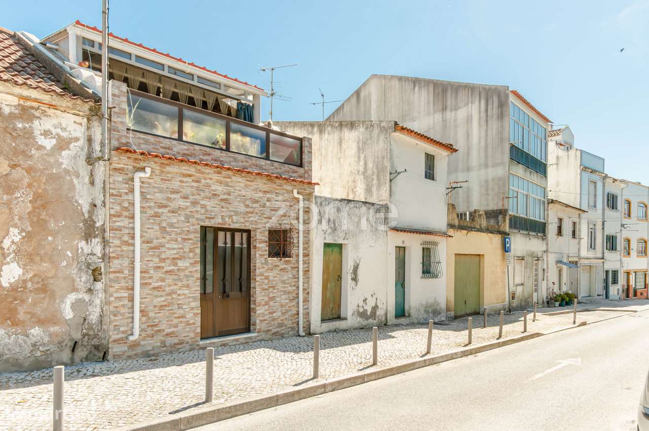 Moradia T1 + 1 Azambuja com Espaço Comercial-38