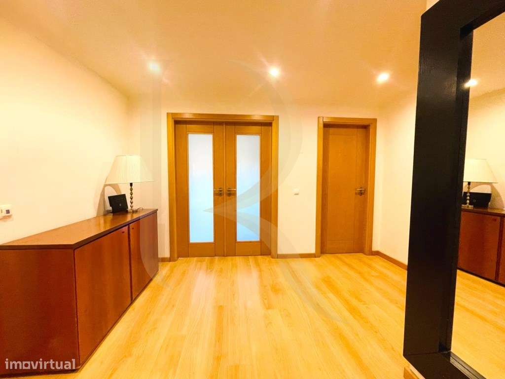 Apartamento T2 em Alcabideche em Condominio fechado com garagem e p... - Grande imagem: 3/36