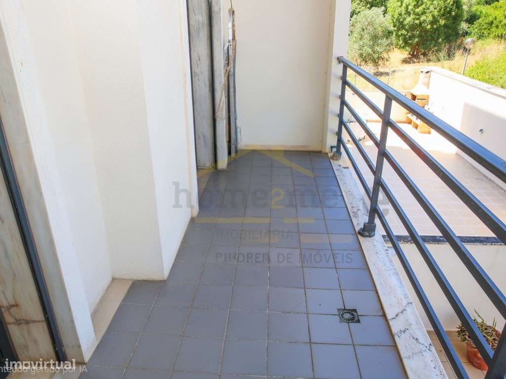 Fantástico Apartamento T3 com box e generosas áreas-27