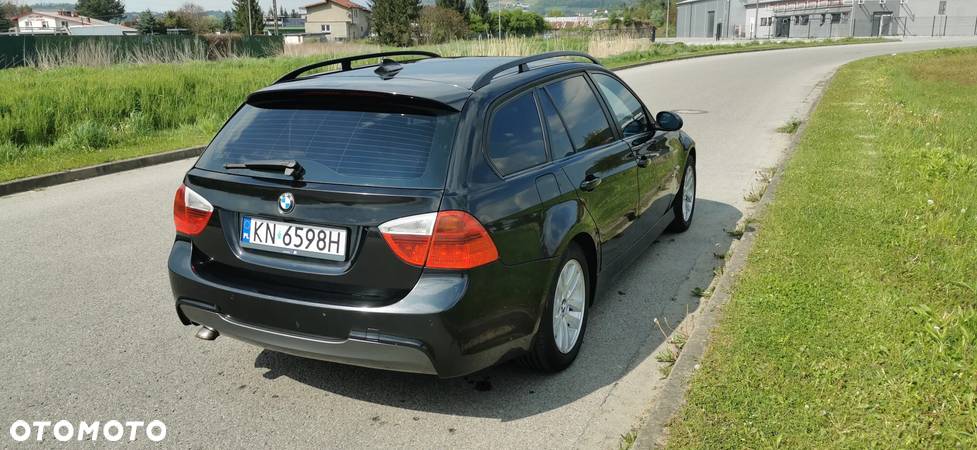 BMW Seria 3 320d - 23