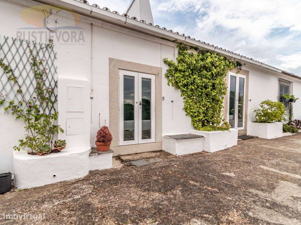 Quinta com 16 ha, com 4 Moradias Unifamiliares, piscina e várias ár...-52