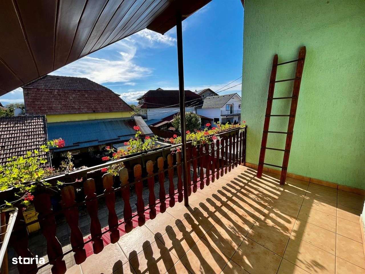 Casa individuala - 5 camere - teren 250 mp - pivnita si garaj - Imagine principală: 5/14