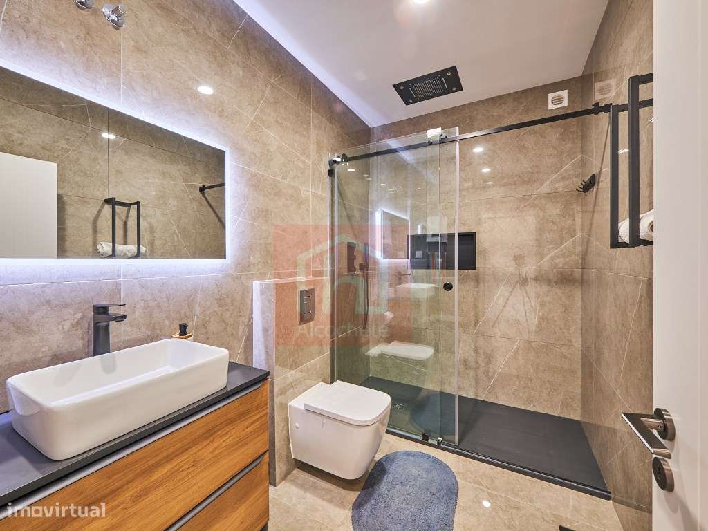 Moradia T5 de Luxo com Piscina Infinita Aquecida e Jacuzzi em Corte...-29