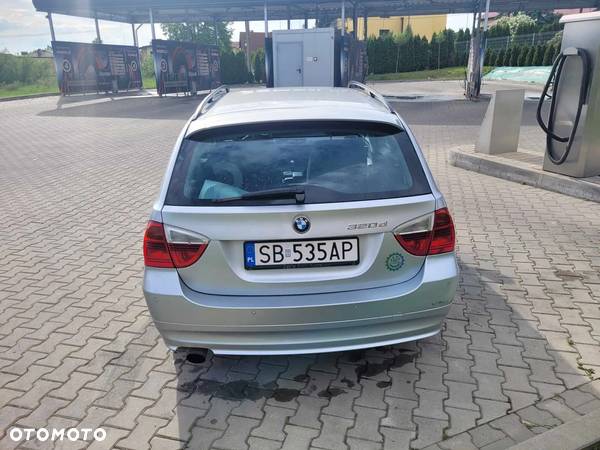 BMW Seria 3 320d Touring Efficient Dynamics Edition - 6