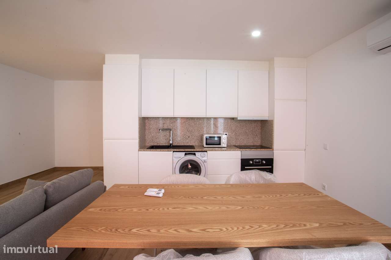 +6% Yield | Luxury Garden T2 no Centro Histórico do Porto – 107m²-5