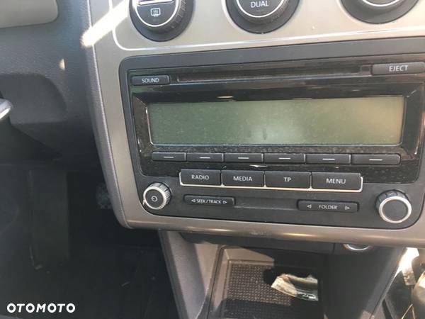 VW Touran 1,9 TDI radioodtwarzacz CD - 2