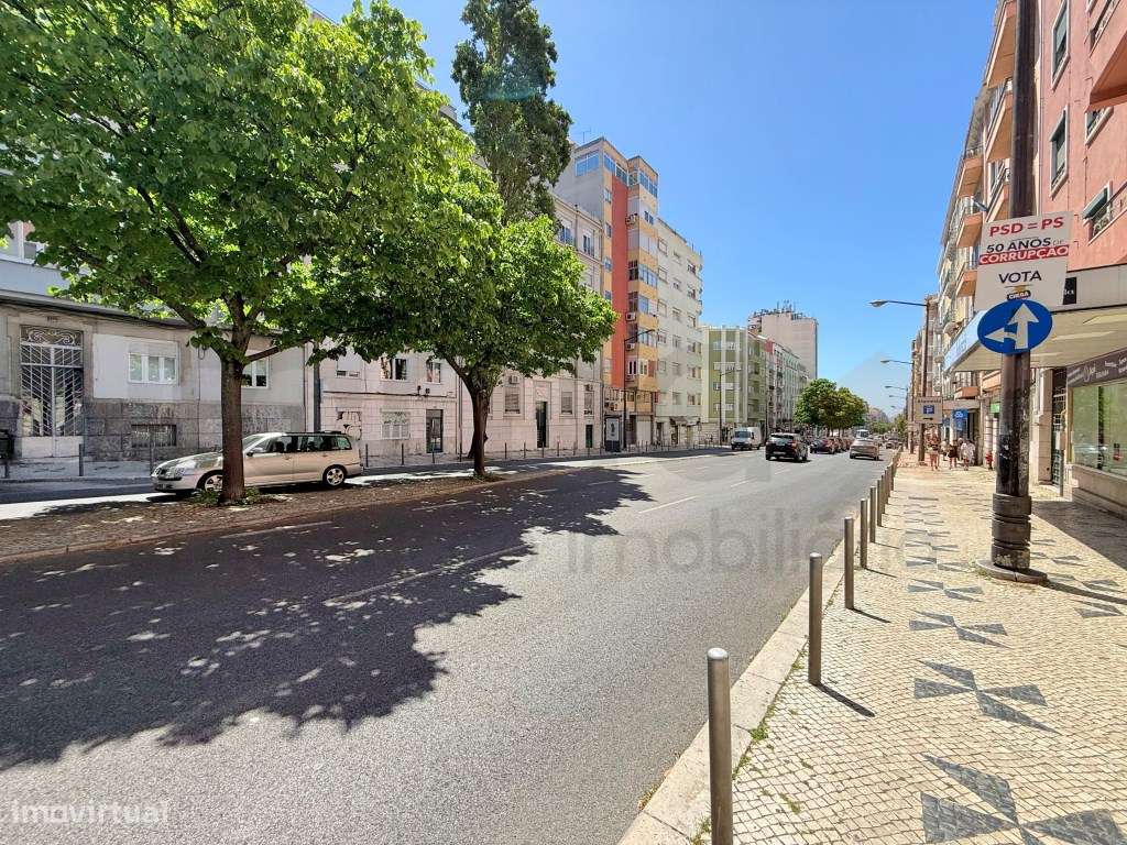 T3 Remodelado na Av. Almirante Reis-41