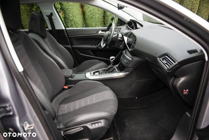 Peugeot 308 SW PureTech 130 GPF Stop & Start Style - 24