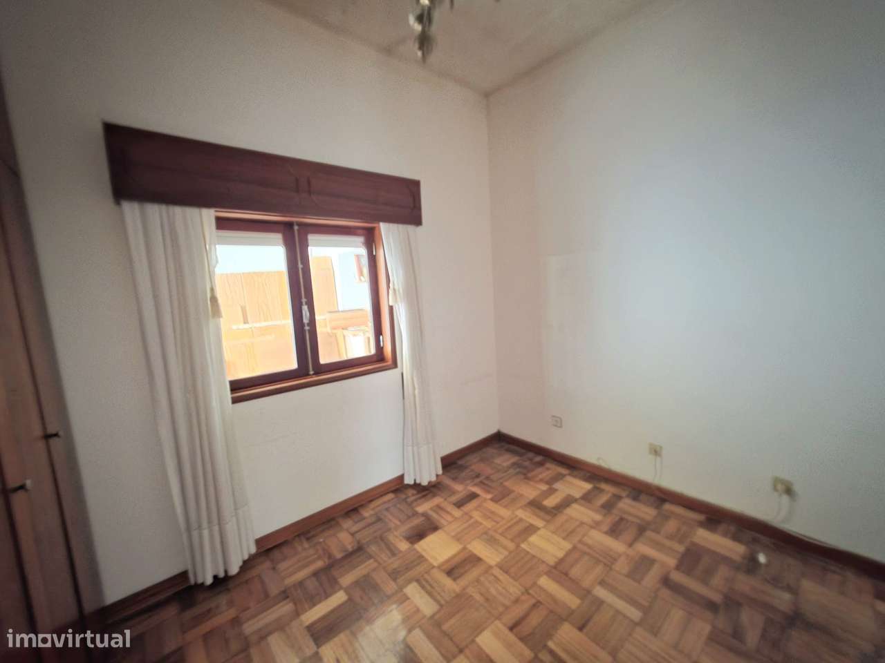 Moradia térrea ao preço dum T1 em Valadares-13