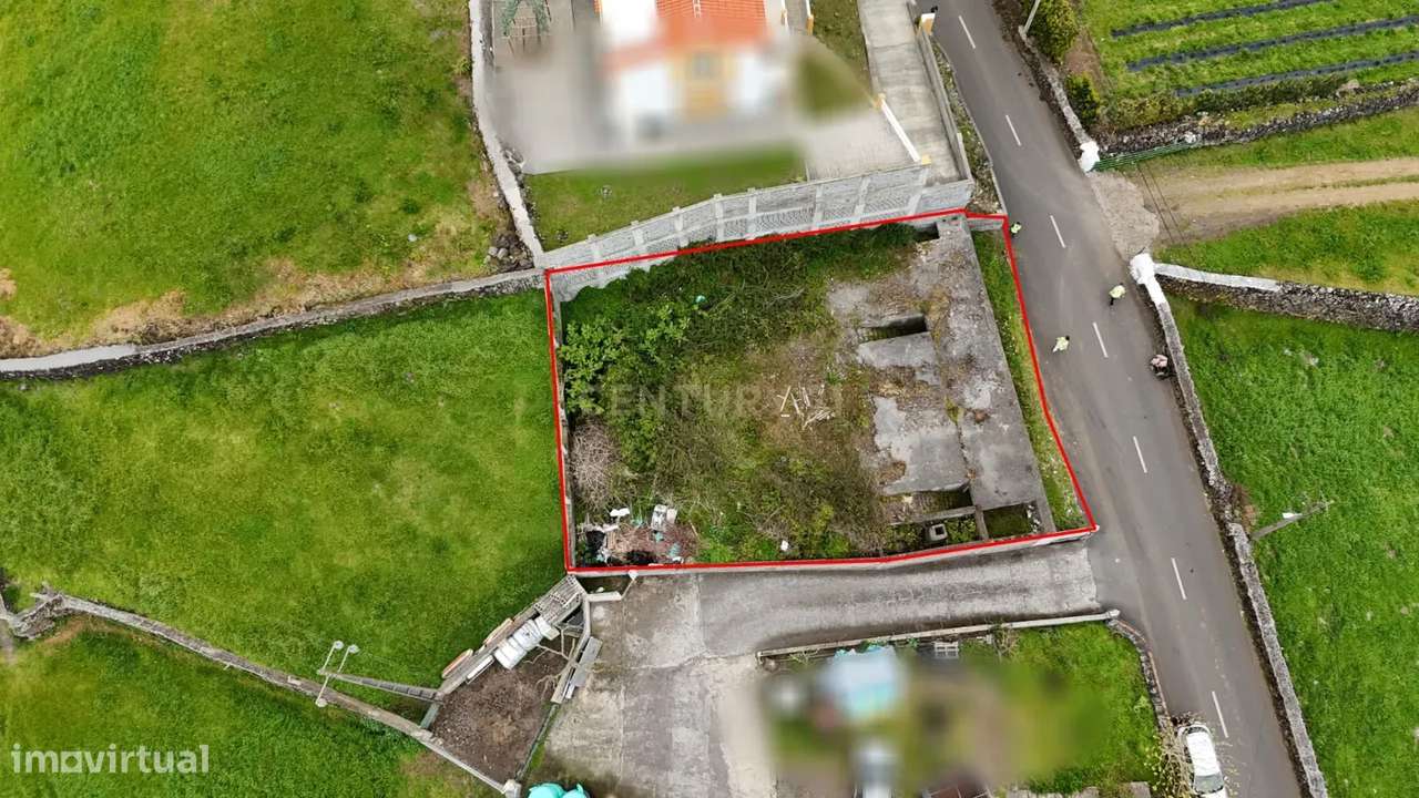 Terreno com inicio de construção em São Mateus da Calheta - Ilha Terce - Grande imagem: 2/7
