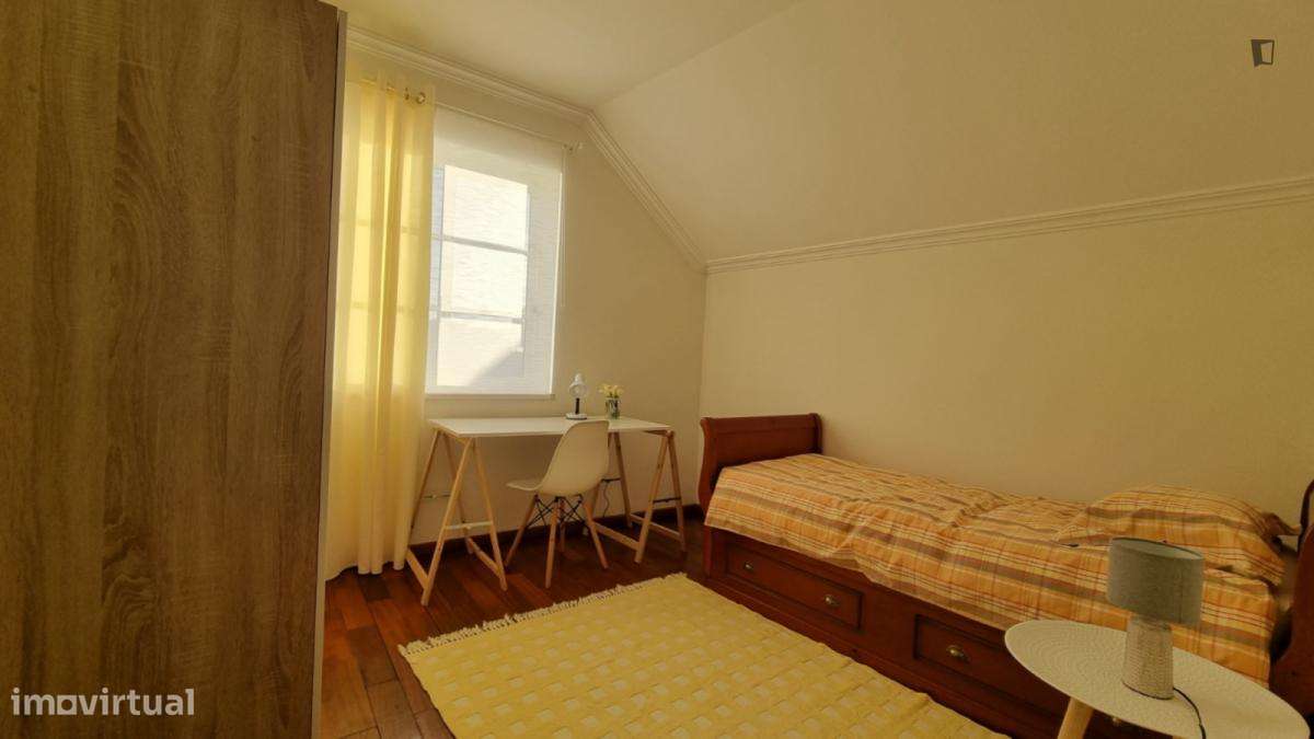 Quarto - localizado em Lisbon - Grande imagem: 2/27