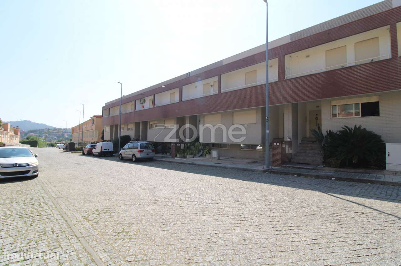 Moradia em Banda T3 em Vizela-23