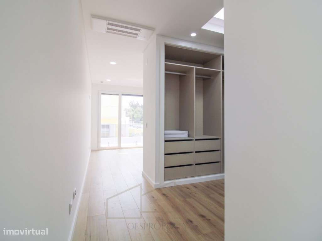 Moradia Isolada T4 - inserida em lote 420m2 - Aldeias de Irmaos - A...-36