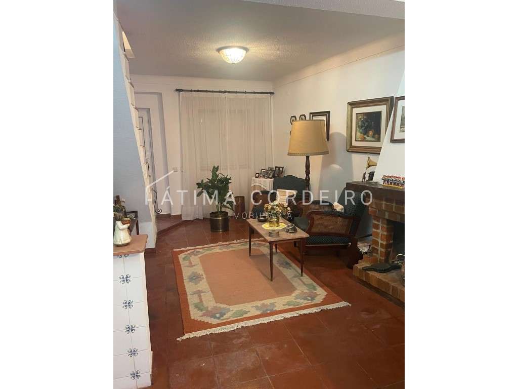 Excelente Moradia T2 no Centro Histórico de Santarém-2