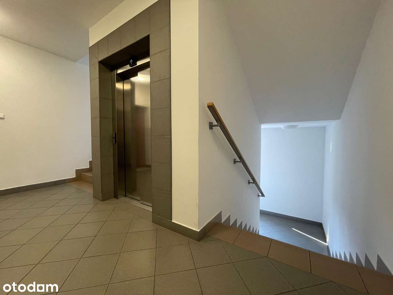NOWA CENA! Mieszkanie 3 pokojowe w bloku z windą z miejscem postojowym-15