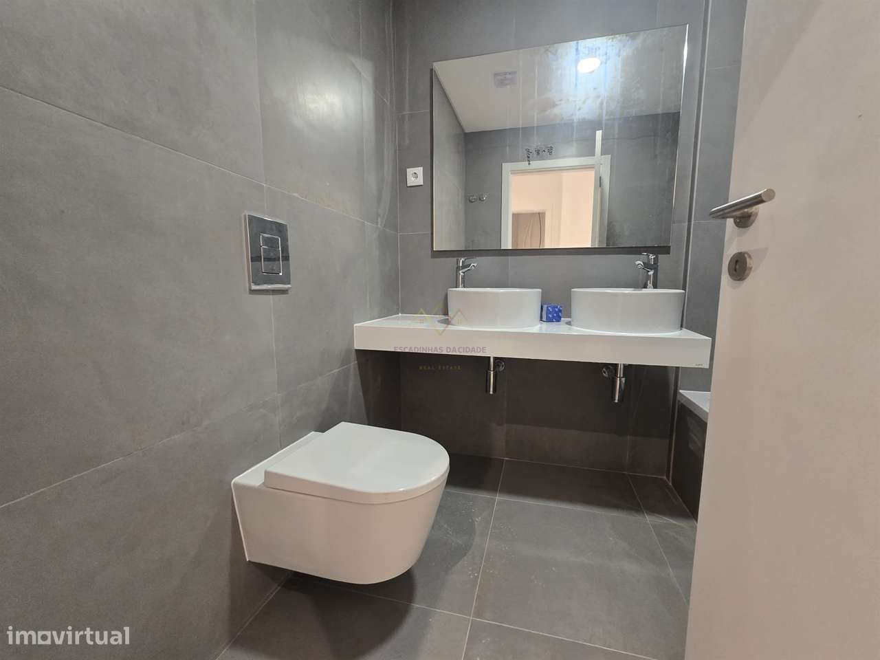 Penthouse T5 com varandas, 2 Garagens Box e Arrecadação, em Empreendim-43