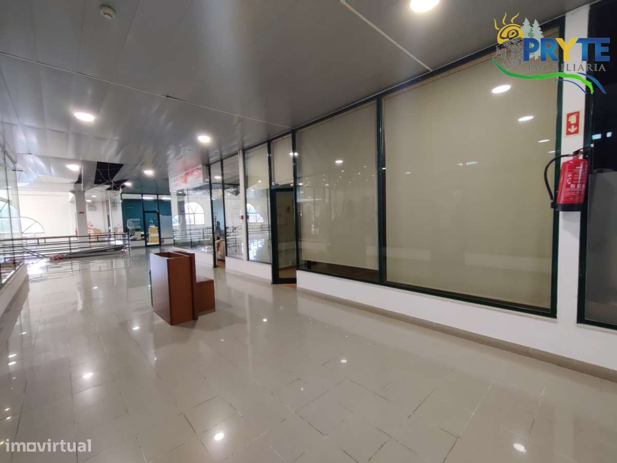 Loja com 60 metros quadrados localizada na Sertã - Grande imagem: 2/10