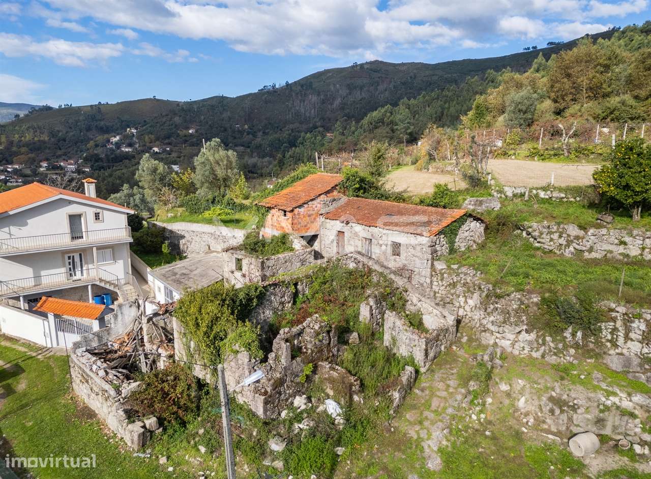 Moradia para Restaurar T0 Venda em Sande, Vilarinho, Barros e Gomide,V - Grande imagem: 2/15