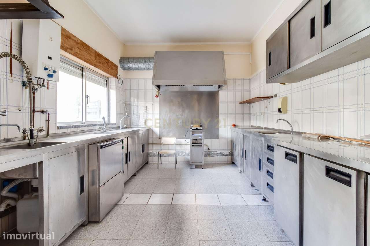 Imóvel para Infantário no Entroncamento – Espaço Amplo com Potencial d-9