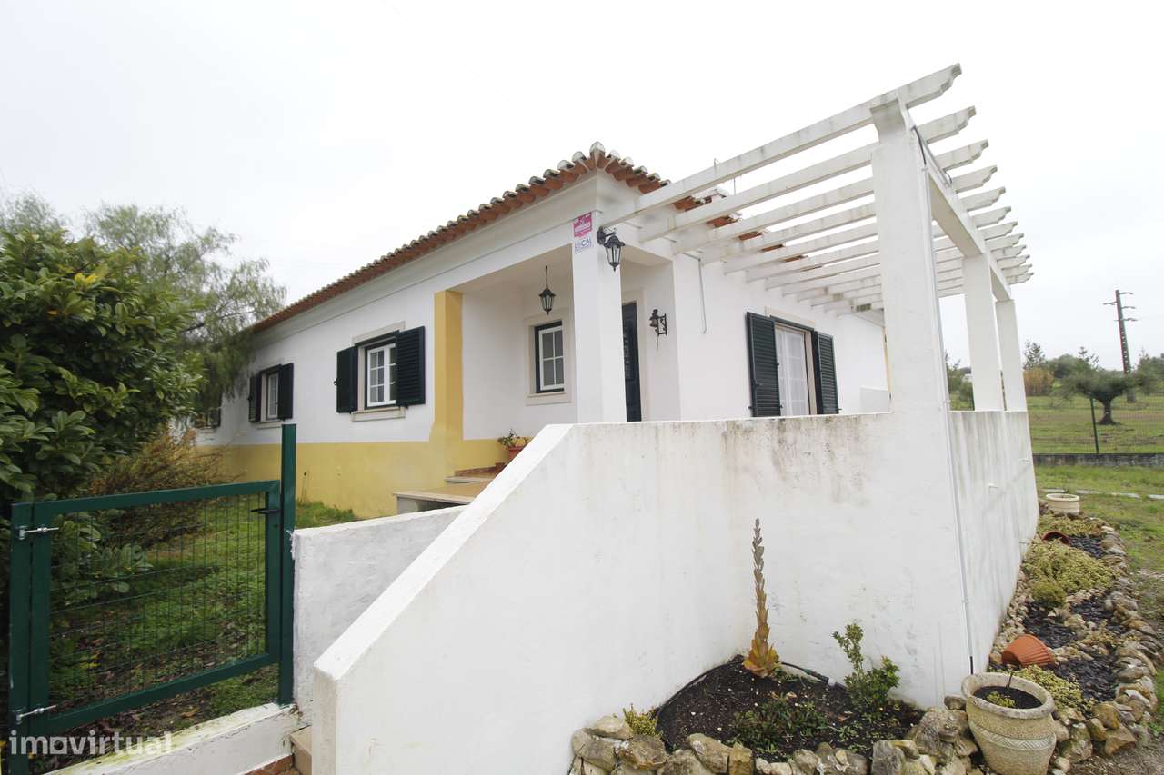 Moradia T4 com Terreno-0