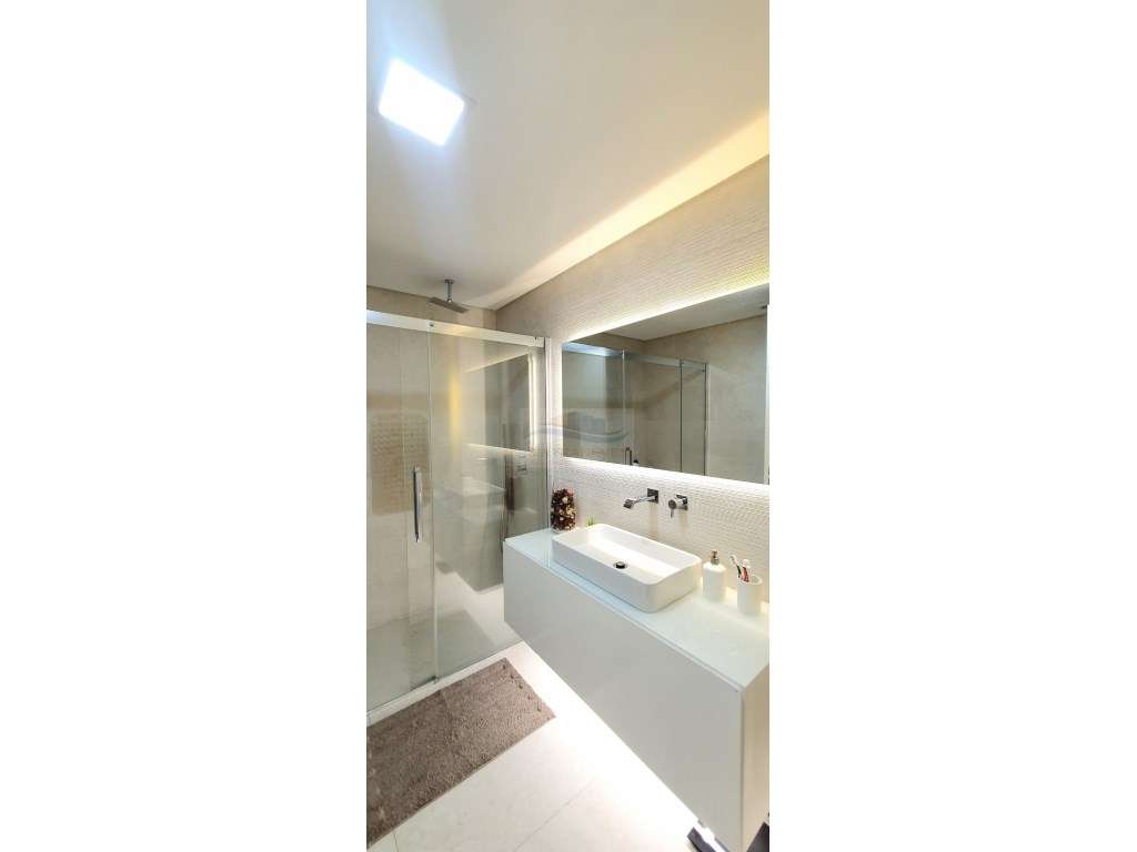 T3 de luxo e requinte com 3 WCS e Garagem nas Lezírias do Infantado-16