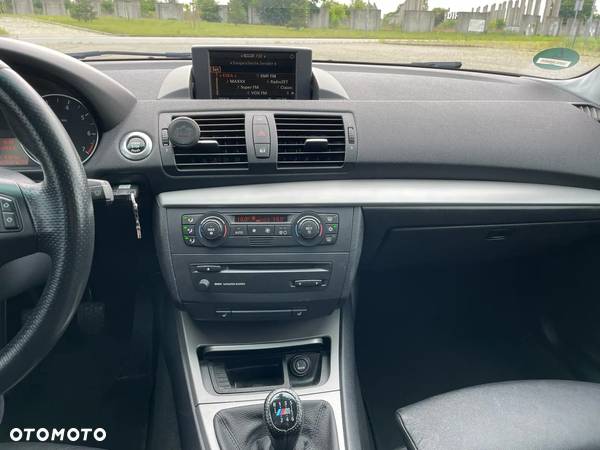 BMW Seria 1 120i - 15