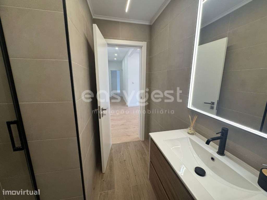 Apartamento T2 remodelado no Centro de Almada - Grande imagem: 4/10