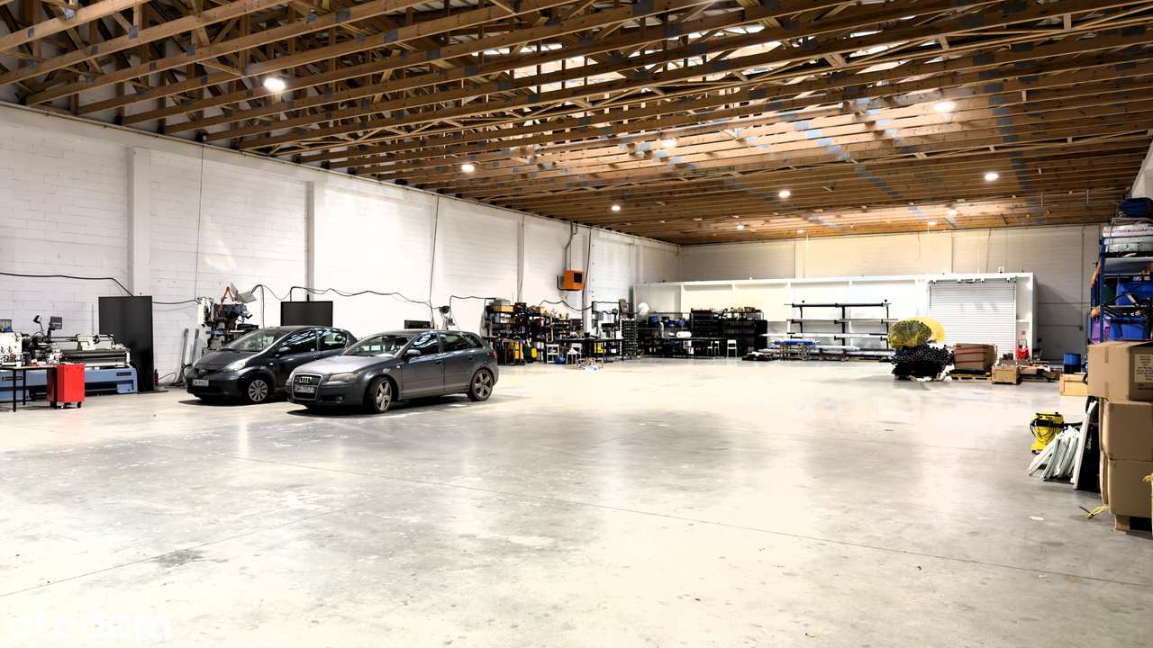 Nowoczesny kompleks produkcyjno-magazynowy z biurami i halą-5