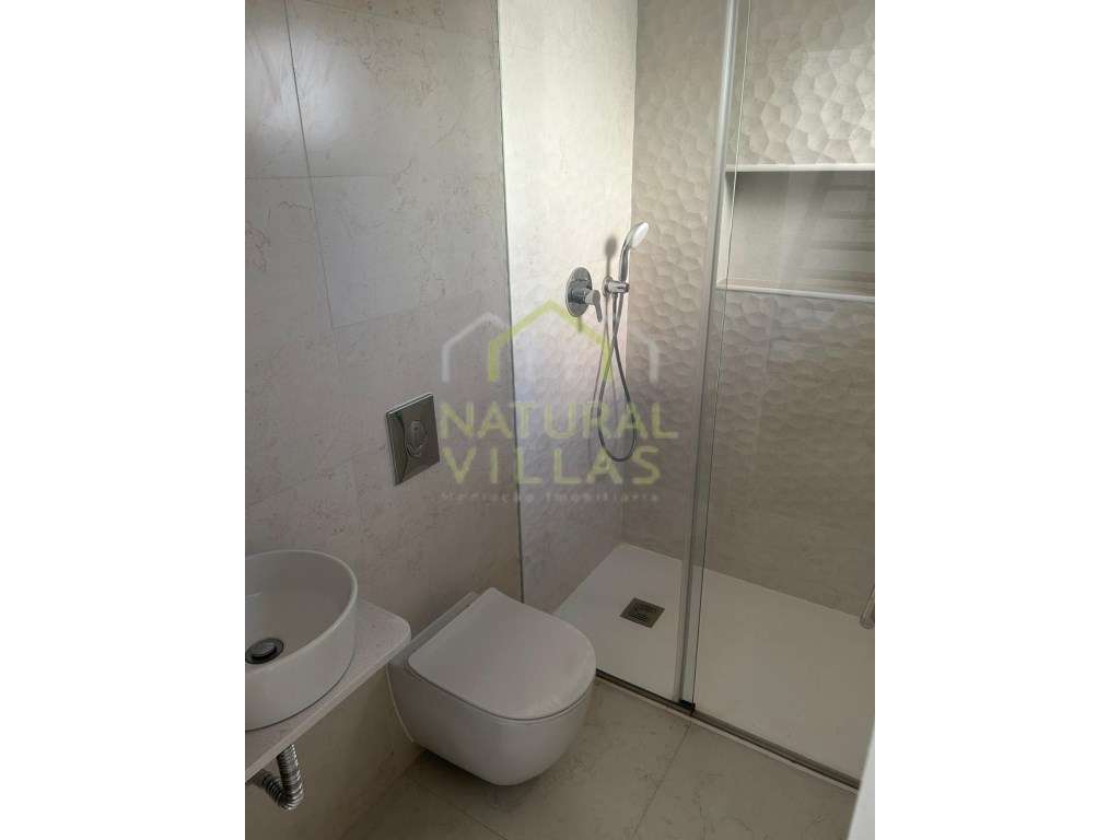 Moradia em Banda T2 Moderna junto à Baixa de Faro - Grande imagem: 4/15