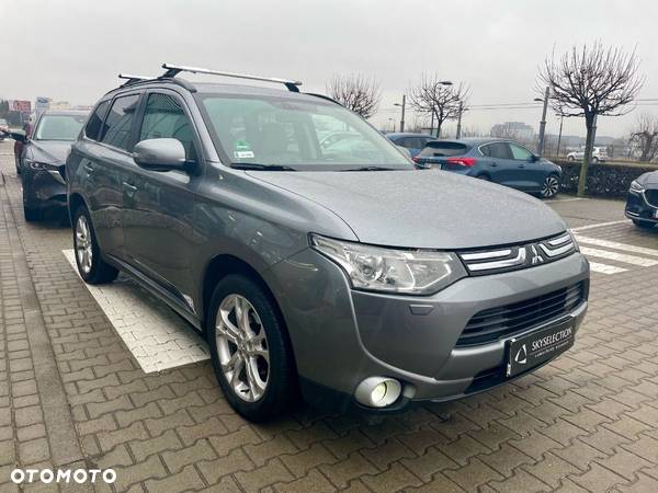 Mitsubishi Outlander - 3