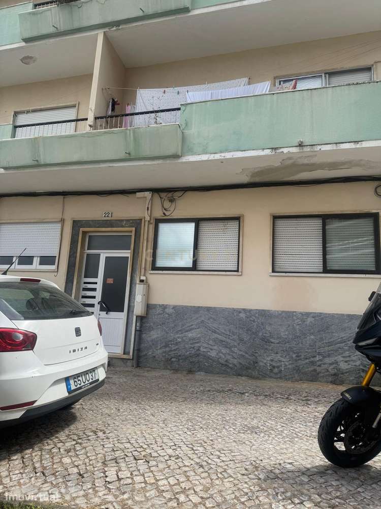 Apartamento Renovado em Setúbal (São Sebastião) - 3 Quartos