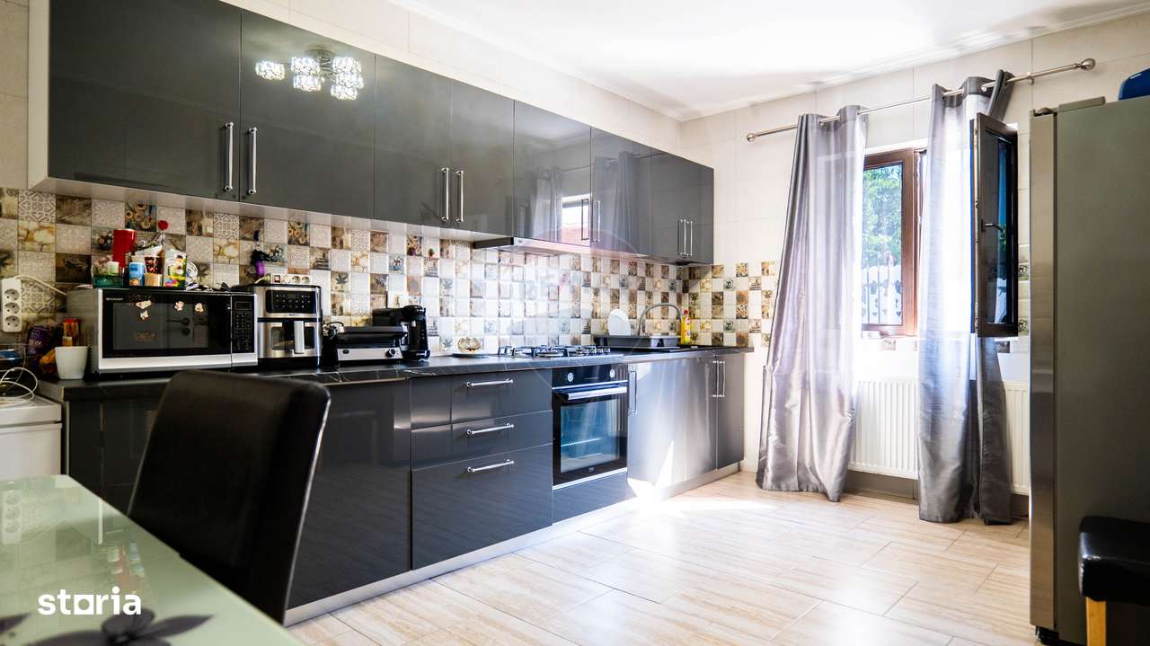 Vanzare vilă cu 4 camere si teren, zona Dobroesti-10