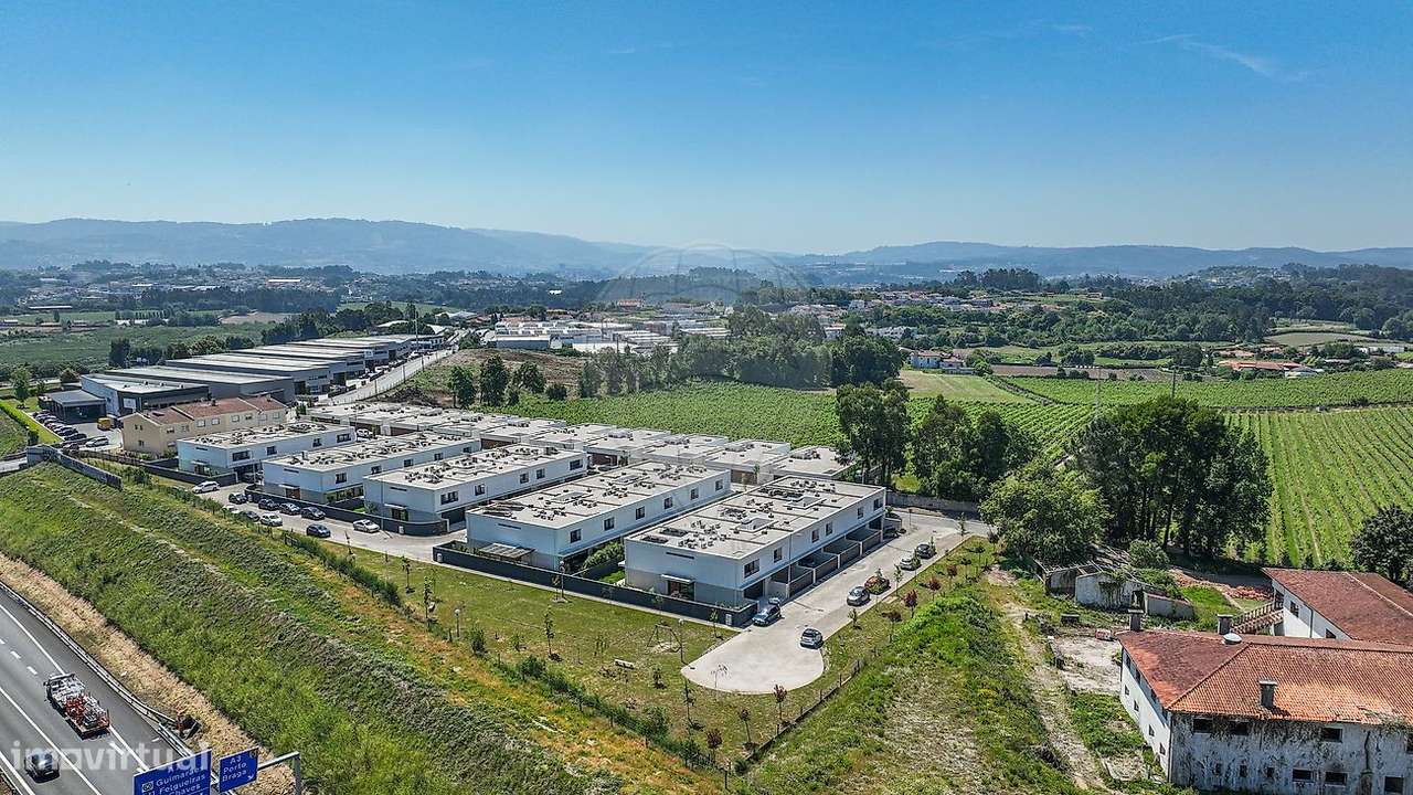 Moradia T3 para Venda em Famalicão, Esmeriz - Grande imagem: 4/43