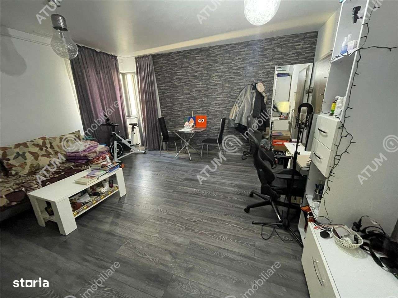 Apartament cu 2 camere balcon loc parcare curte comuna in D-na Stanca-0