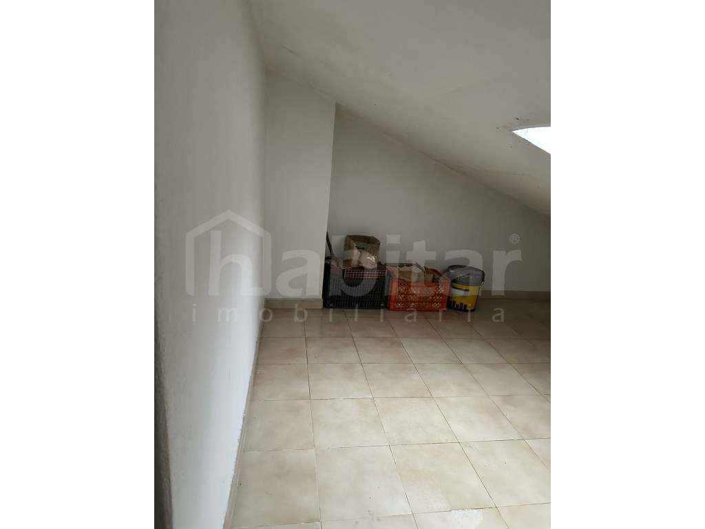 Moradia T3 no Centro Histórico de Benavente-17