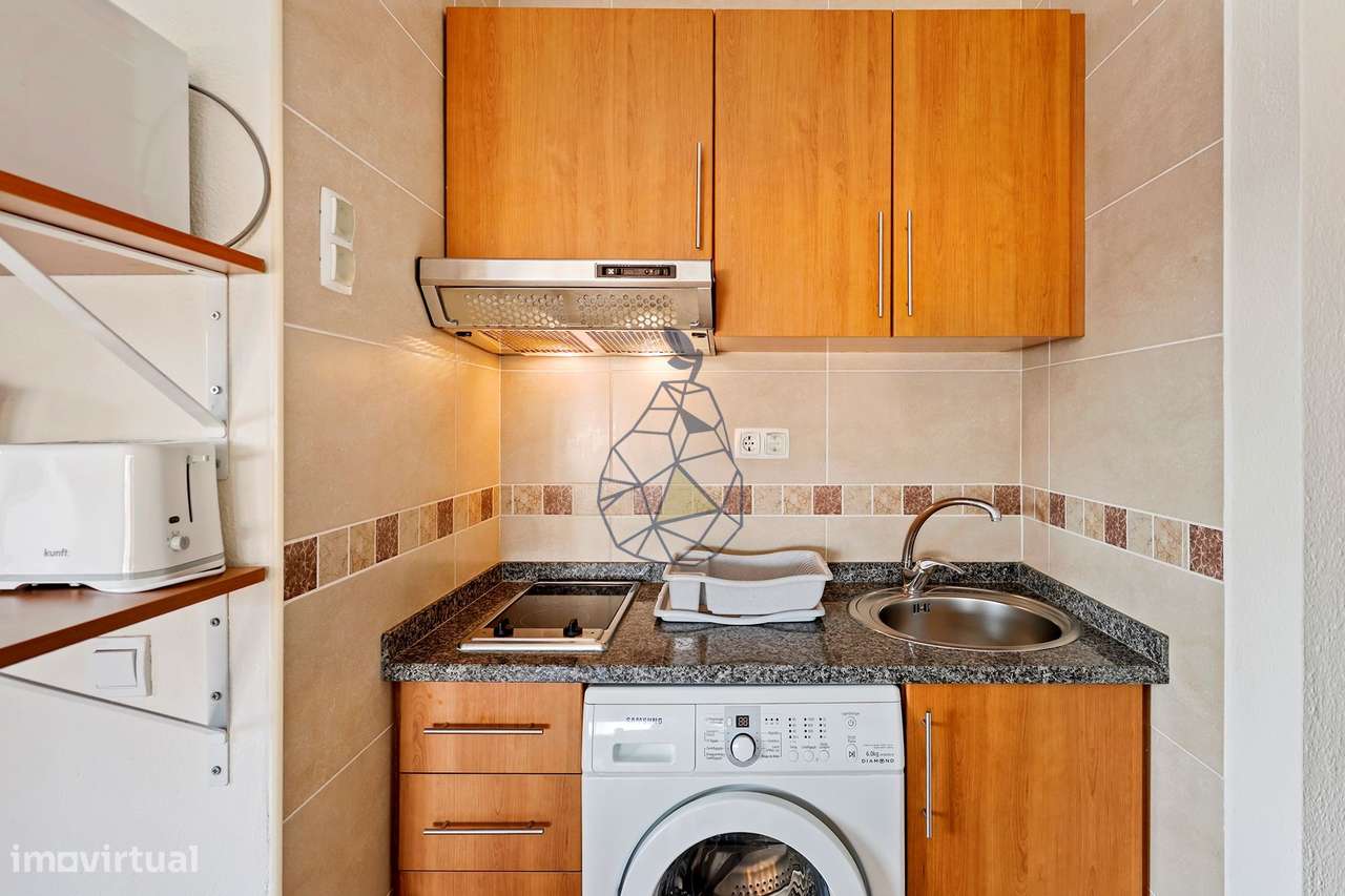 Apartamento T1 Renovado a dois passos do Areal da Praia da Rocha-10